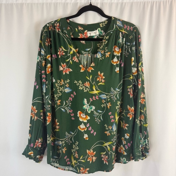 Velvet Tops - Velvet by Graham & Spencer Green
Floral long Sleeve Blouse Size:L
